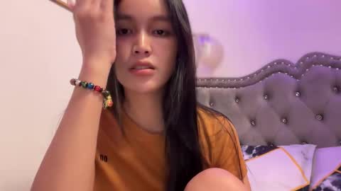 Amira online show from 11/04/25, 09:52