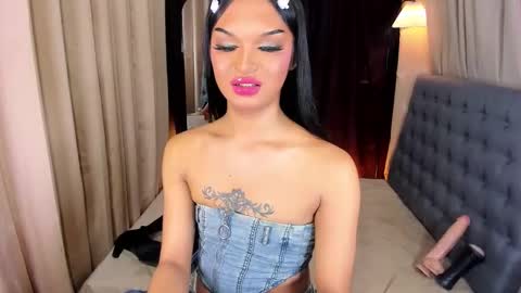 Snapshot of urladyprincessmassivecock chatting on 01/19/25, 12:17 jhaii online show from 01/19/25, 12:17