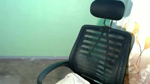 Snapshot of urlatino_rey chatting on 10/02/25, 10:11 urlatino_rey online show from 10/02/25, 10:11