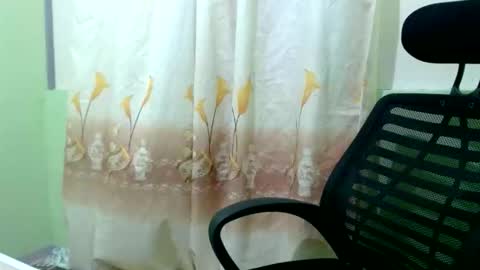 Snapshot of urlatino_rey chatting on 11/01/25, 05:37 urlatino_rey online show from 11/01/25, 05:37