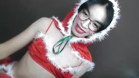 Snapshot of urlovely_ariana chatting on 12/11/24, 12:44 Ariana online show from 12/11/24, 12:44