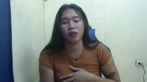 Snapshot of urlovely_sofie chatting on 10/02/25, 05:31 Sofie online show from 10/02/25, 05:31