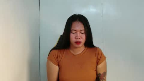 Snapshot of urlovely_sofie chatting on 10/13/25, 02:00 Sofie online show from 10/13/25, 02:00