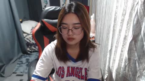 Snapshot of urlovelychinita chatting on 03/01/25, 11:26 urlovelychinita online show from 03/01/25, 11:26