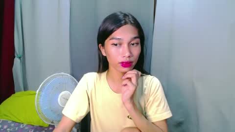 Snapshot of urloverjasmine_xx chatting on 06/22/26, 03:25 urloverjasmine_xx online show from 06/22/26, 03:25