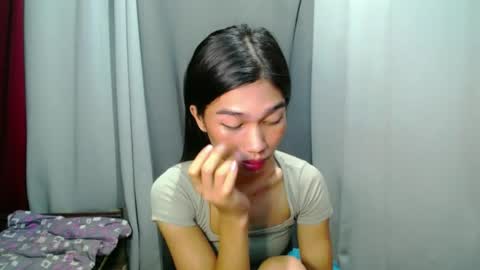Snapshot of urloverjasmine_xx chatting on 06/27/26, 01:10 urloverjasmine_xx online show from 06/27/26, 01:10