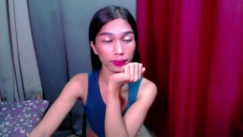 Snapshot of urloverjasmine_xx chatting on 07/17/26, 06:02 urloverjasmine_xx online show from 07/17/26, 06:02