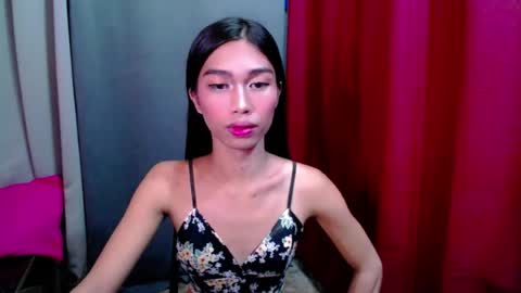 Snapshot of urloverjasmine_xx chatting on 07/23/26, 07:17 urloverjasmine_xx online show from 07/23/26, 07:17