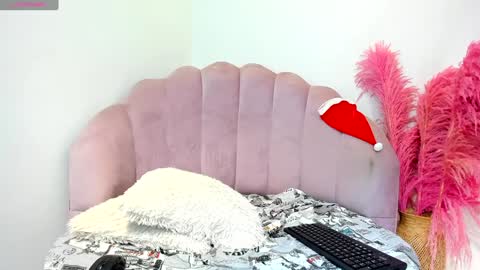 Snapshot of urlovex chatting on 12/11/24, 04:18 Love online show from 12/11/24, 04:18