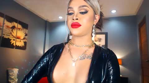 UrMajestyTyra online show from 01/16/25, 12:02