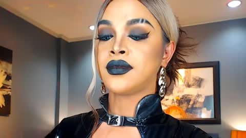 UrMajestyTyra online show from 02/16/25, 06:32