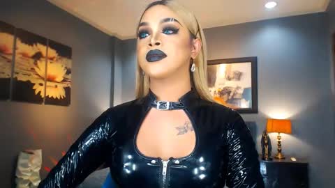 UrMajestyTyra online show from 02/25/25, 05:08