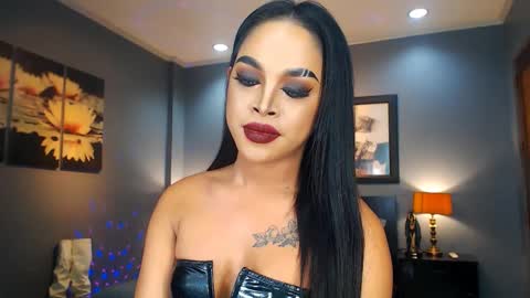 UrMajestyTyra online show from 03/05/25, 07:27