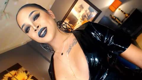 UrMajestyTyra online show from 10/18/25, 02:14