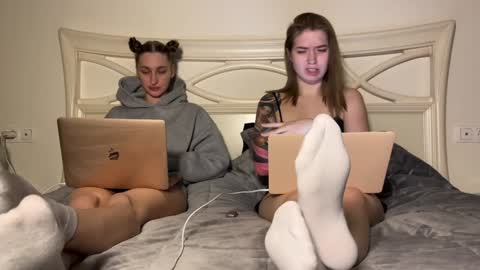 urmissalice online show from 12/29/24, 07:22