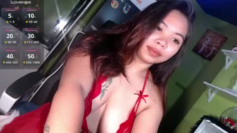 Snapshot of uronlylust_lilit69xx chatting on 07/04/26, 06:14 Lhea online show from 07/04/26, 06:14