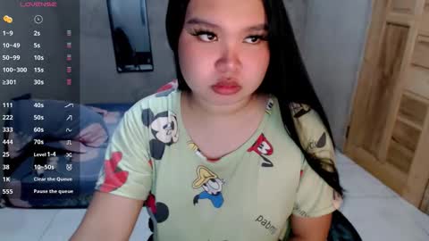 Snapshot of urpinayslutxxx chatting on 10/13/25, 02:11 Jane online show from 10/13/25, 02:11