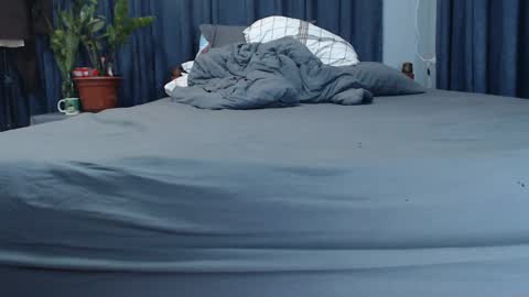 Mel online show from 03/08/25, 05:07