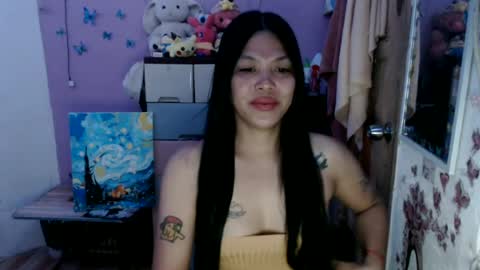 Snapshot of urpreciouspinayxxx chatting on 07/07/26, 10:52 hi im kim online show from 07/07/26, 10:52