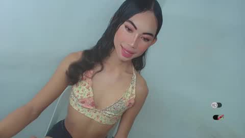 urpretty_mistake online show from 02/13/26, 05:25