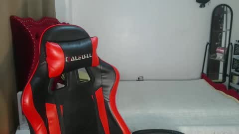 Snapshot of urprettyjaninexxx chatting on 01/11/25, 05:20 Janine online show from 01/11/25, 05:20