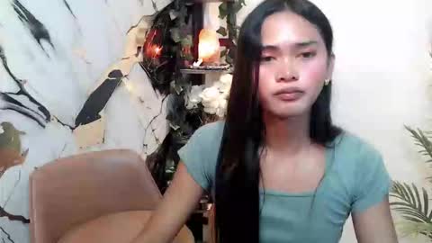 Snapshot of ursandra_xx chatting on 10/10/25, 10:47 ursandra_xx online show from 10/10/25, 10:47