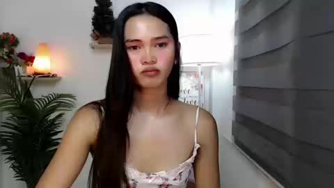 Snapshot of ursandra_xx chatting on 10/19/25, 05:08 ursandra_xx online show from 10/19/25, 05:08