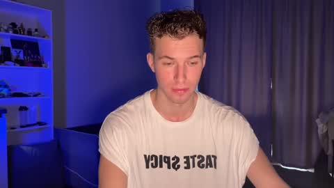 Snapshot of ursaotome chatting on 09/18/25, 09:44 ursaotome online show from 09/18/25, 09:44