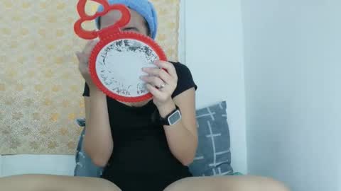 Snapshot of ursexy_pinay_skinny chatting on 09/25/25, 05:44 im jenny online show from 09/25/25, 05:44
