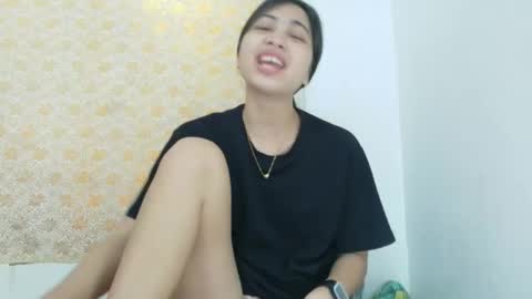 Snapshot of ursexy_pinay_skinny chatting on 10/10/25, 04:00 im jenny online show from 10/10/25, 04:00