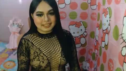 Snapshot of urslut_max chatting on 12/01/25, 11:04 maxie online show from 12/01/25, 11:04