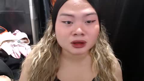 Snapshot of urslut_nicki chatting on 10/18/25, 03:09 xaica online show from 10/18/25, 03:09