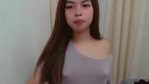 Snapshot of urslutty_jasmine chatting on 05/22/26, 06:24 jasmine online show from 05/22/26, 06:24