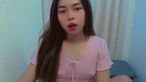 Snapshot of urslutty_jasmine chatting on 05/24/26, 04:50 jasmine online show from 05/24/26, 04:50