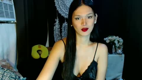 Snapshot of urthai_hotfilipinax chatting on 01/14/25, 03:43 angel online show from 01/14/25, 03:43