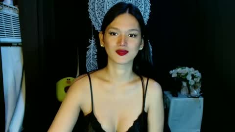 Snapshot of urthai_hotfilipinax chatting on 01/22/25, 10:18 angel online show from 01/22/25, 10:18