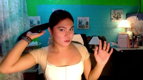 YOURGIRLCAMILLA online show from 11/30/25, 04:11