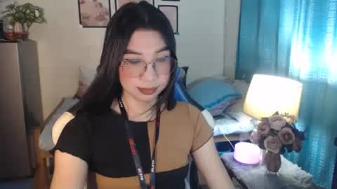 Snapshot of urwetasianprincessxx chatting on 02/18/25, 10:38 Ashley Kate Mateo Gray online show from 02/18/25, 10:38