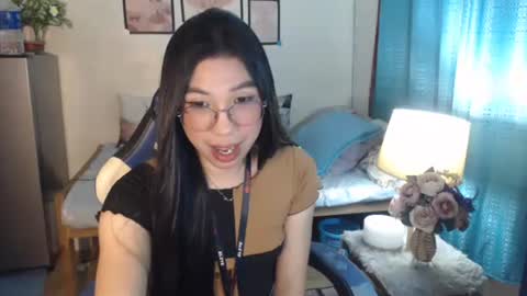 Snapshot of urwetasianprincessxx chatting on 02/19/25, 02:12 Ashley Kate Mateo Gray online show from 02/19/25, 02:12