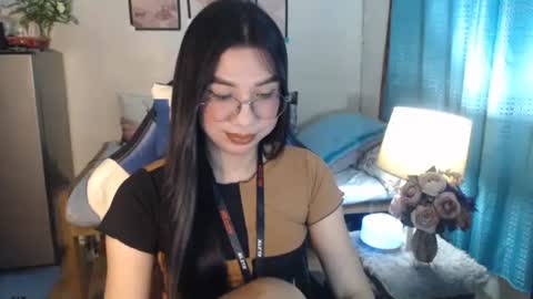 Snapshot of urwetasianprincessxx chatting on 02/21/25, 09:02 Ashley Kate Mateo Gray online show from 02/21/25, 09:02