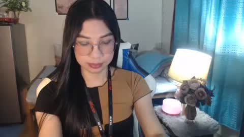 Snapshot of urwetasianprincessxx chatting on 02/24/25, 11:43 Ashley Kate Mateo Gray online show from 02/24/25, 11:43