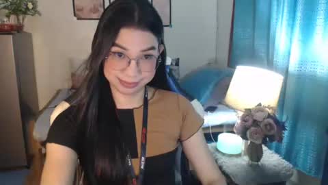 Snapshot of urwetasianprincessxx chatting on 02/25/25, 10:04 Ashley Kate Mateo Gray online show from 02/25/25, 10:04