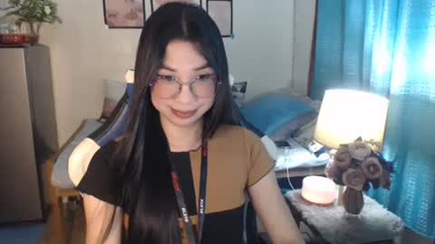 Snapshot of urwetasianprincessxx chatting on 02/27/25, 11:31 Ashley Kate Mateo Gray online show from 02/27/25, 11:31