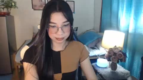 Snapshot of urwetasianprincessxx chatting on 03/07/25, 12:23 Ashley Kate Mateo Gray online show from 03/07/25, 12:23