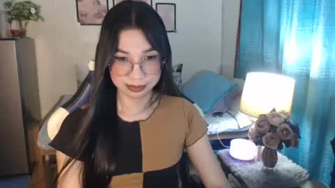 Snapshot of urwetasianprincessxx chatting on 03/08/25, 11:27 Ashley Kate Mateo Gray online show from 03/08/25, 11:27