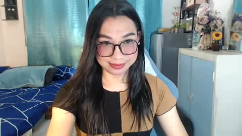 Snapshot of urwetasianprincessxx chatting on 06/24/26, 10:25 Ashley Kate Mateo Gray online show from 06/24/26, 10:25