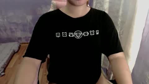 Snapshot of urwildslutty17 chatting on 11/13/25, 05:06 urwildslutty17 online show from 11/13/25, 05:06