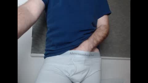 Snapshot of us5030 chatting on 10/05/25, 05:44 US5030 online show from 10/05/25, 05:44