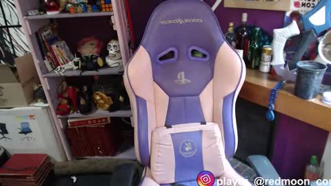 --Lucy-- online show from 10/08/25, 06:05