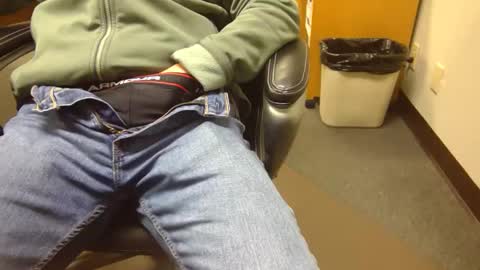 useemie online show from 12/16/24, 10:24